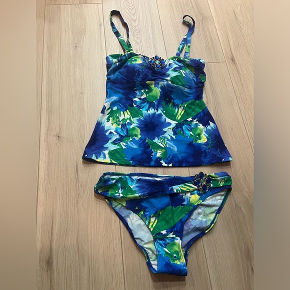 NWOT Tropical Floral Beautiful Blue Swimwear Set - Tankini and Bottoms Beach - Picture 5 of 10